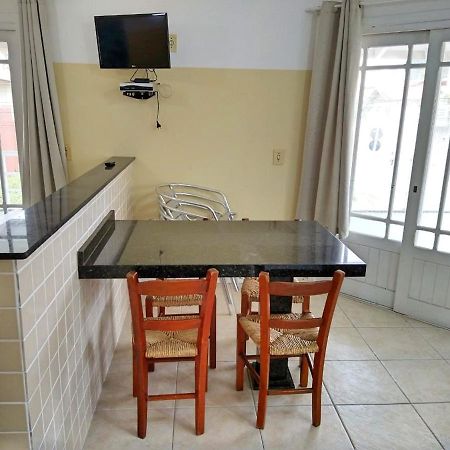 Апартаменты Ap 1 Dorm - Res Ilha Das Gales - Ate 4 Pessoas Бомбиньяс Экстерьер фото